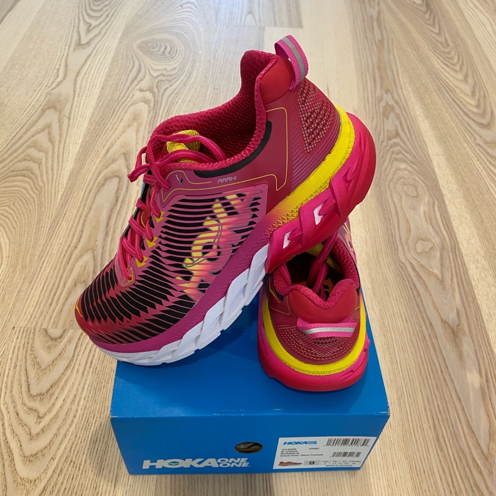 Hoka One One Arahi